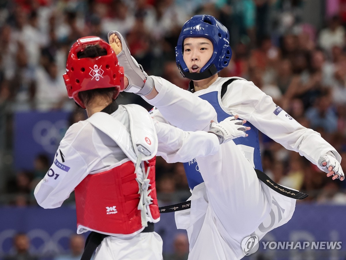 ⚽英超战报：约翰逊传射建功 索兰克破门 B费染红 10人曼联0-3不敌热刺