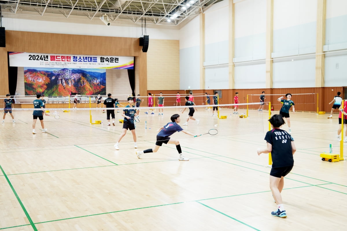 英格拉姆+锡安空砍61分 库里缺阵勇士仍20分逆转擒鹈鹕