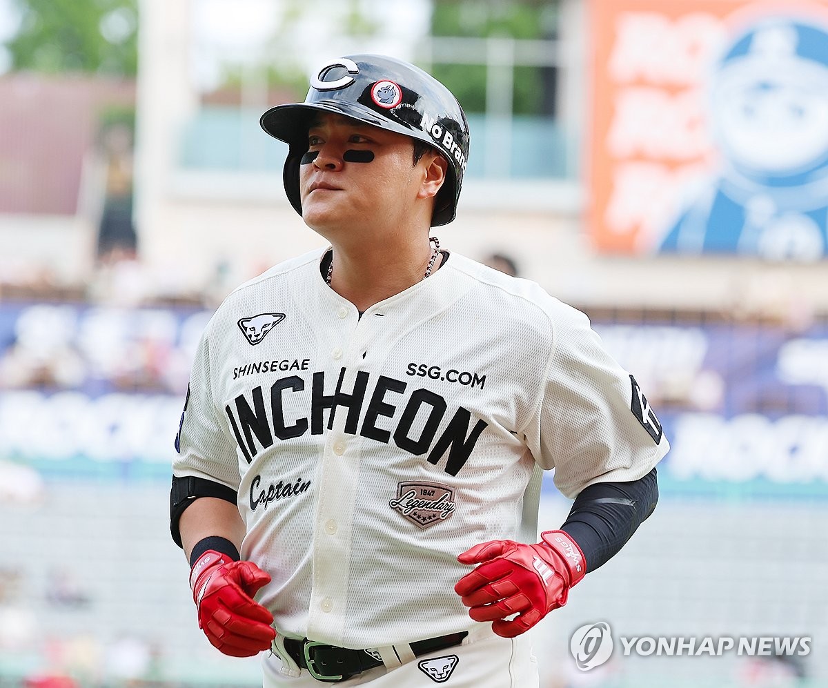 ⚽德甲战报：奥利斯独造4球 凯恩2传1射 拜仁慕尼黑客场5-0大胜云达不莱梅